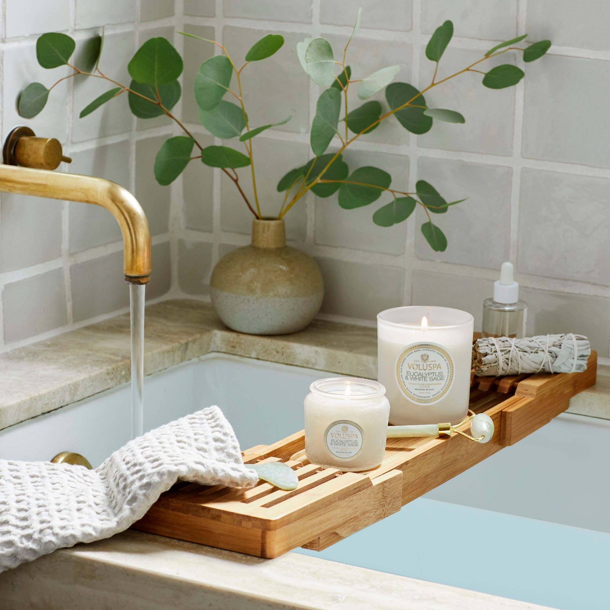 Eucalyptus & White Sage - Classic Candle Secondary image