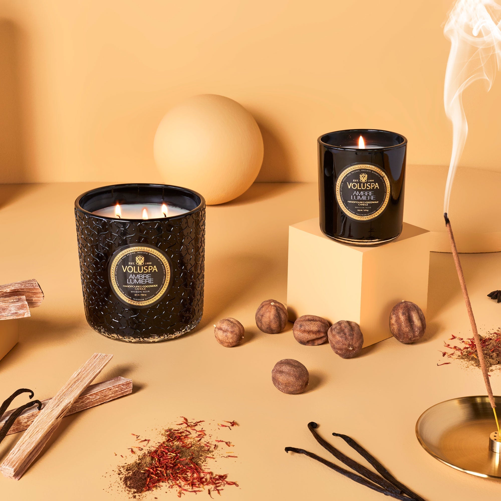 Ambre Lumiere - Classic Candle Secondary image