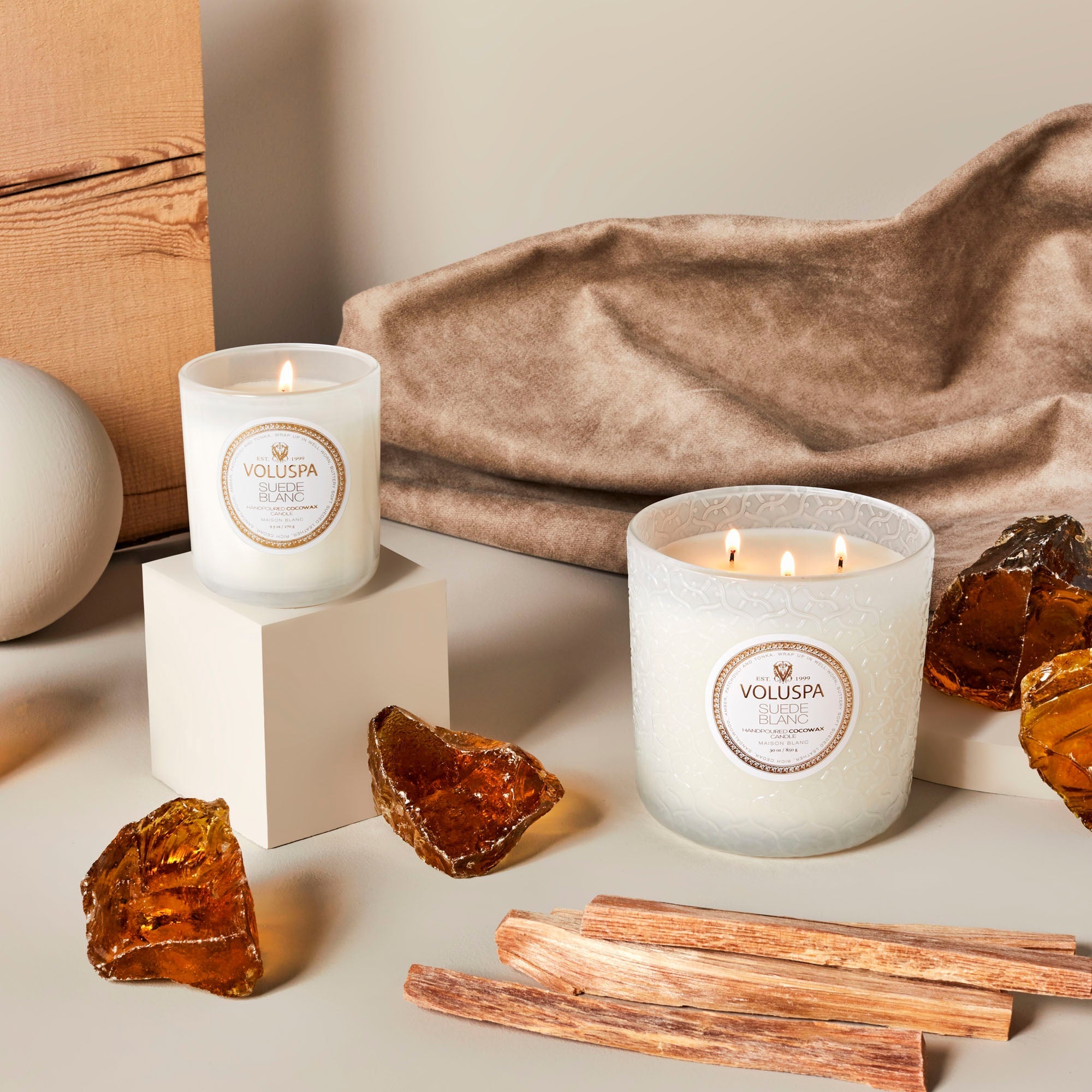 Suede Blanc - Luxe Candle Secondary image